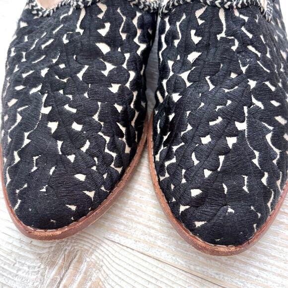 Dolce Vita Tia‎ Graphic Maximalist Embroidered Mule | Black/Ivory Size 8 - Picture 5 of 8